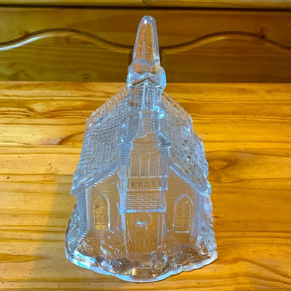 Heartland Valley Glass Christmas Village Church - Picture 1 of 7